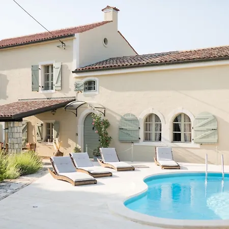 Rustical Allure With Private Pool, Bbq And Children Playground Hotel