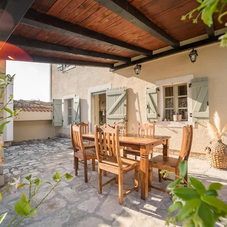 Rustical Allure With Private Pool, Bbq And Children Playground Hotel