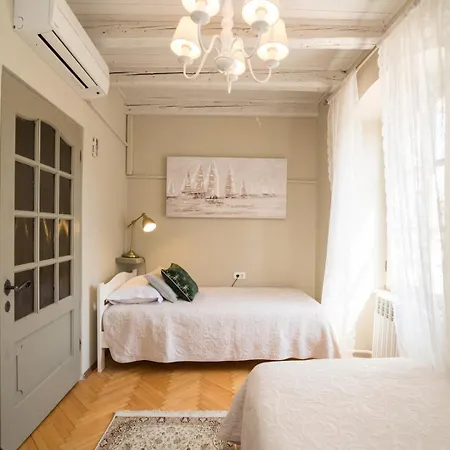 Rustical Allure With Private Pool, Bbq And Children Playground Hotel Flengi