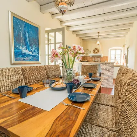 Rustical Allure With Private Pool, Bbq And Children Playground Hotel