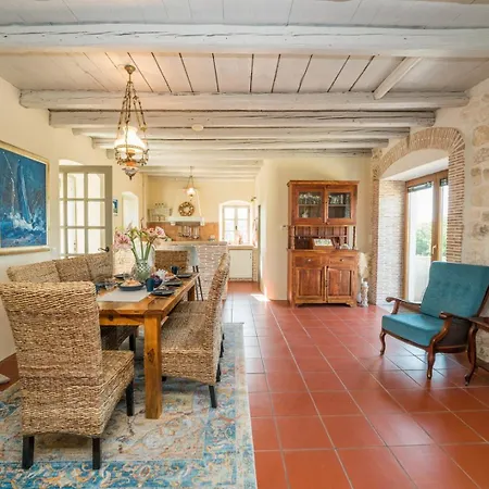 Rustical Allure With Private Pool, Bbq And Children Playground 4* Flengi